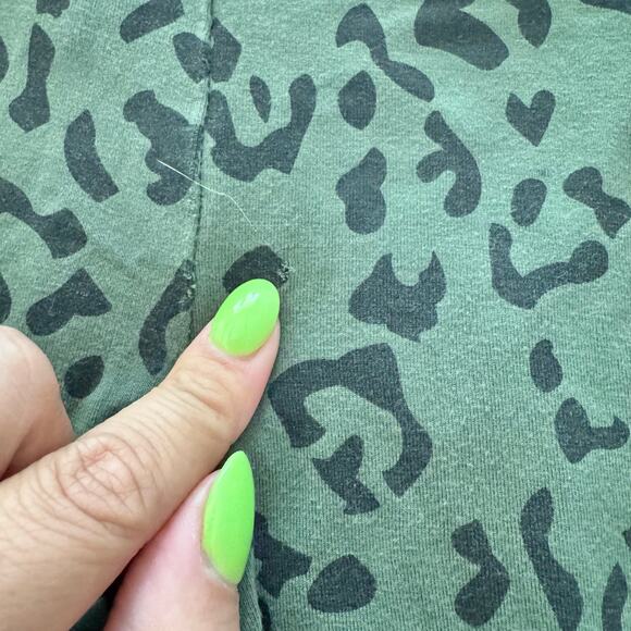 Kyte Baby Green + Black Hunter Leopard Two Piece Long Sleeve Bambooo Pajamas 2T - Picture 5 of 8